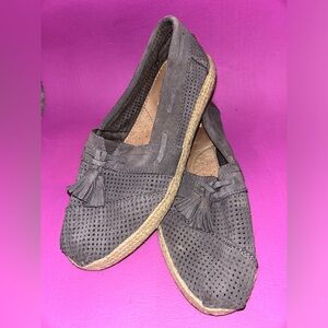 Tom’s perforated suede tassle espadrille shoes women size 8